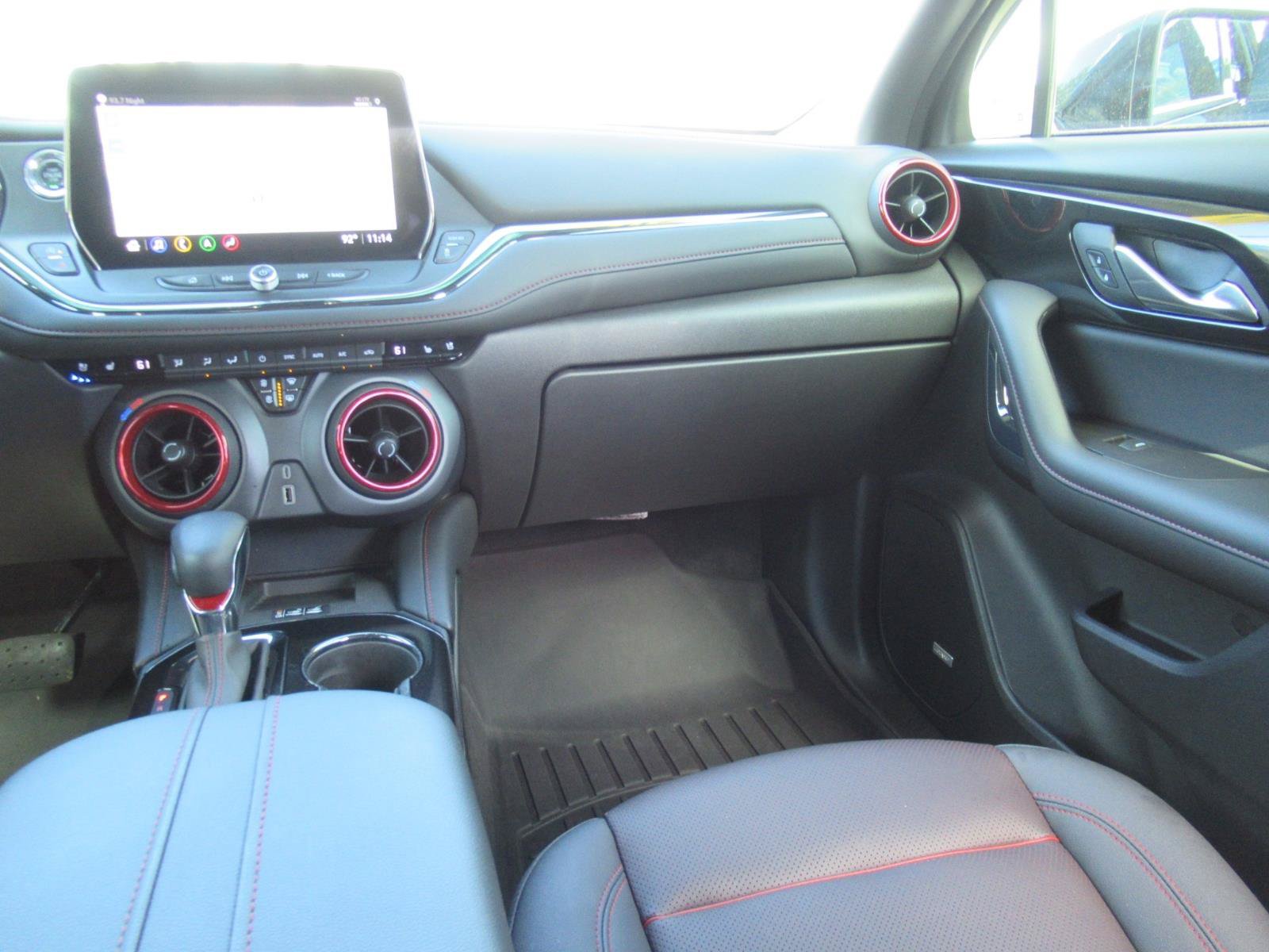 Used 2024 Chevrolet Blazer RS w/ Enhanced Convenience Package FWD image 15
