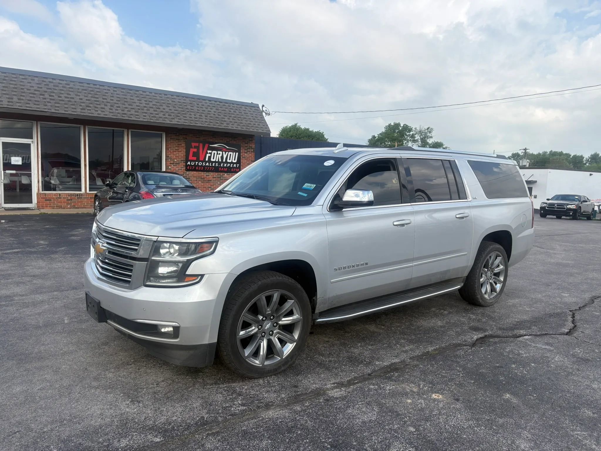Used 2016 Chevrolet Suburban LTZ AWD/4WD image 3