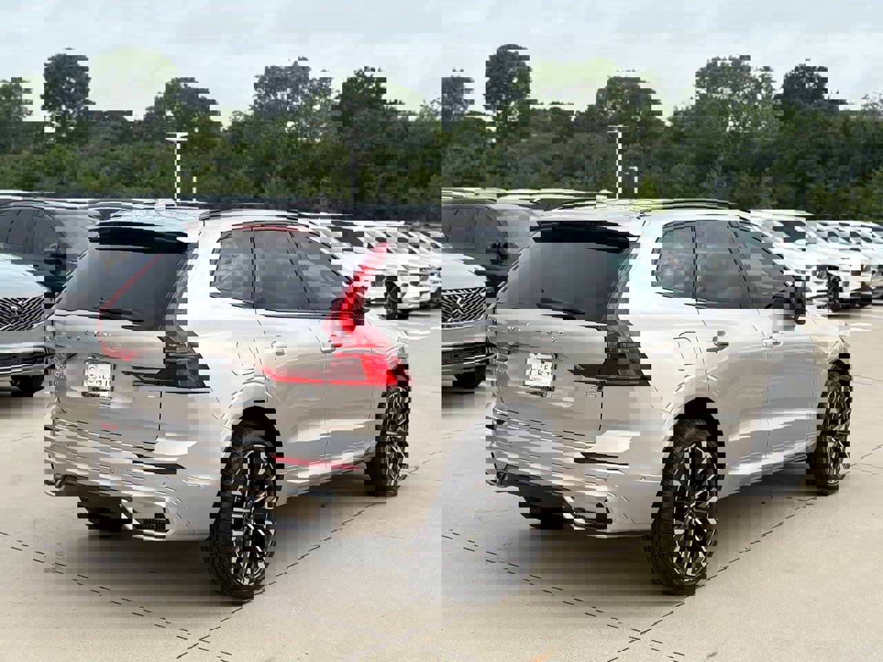 New 2026 Volvo XC60 B5 Ultra w/ Protection Package Premier image 4