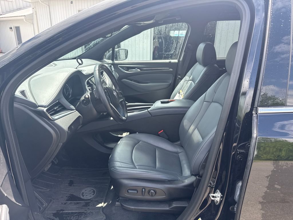Used 2024 Buick Enclave Essence AWD/4WD image 5