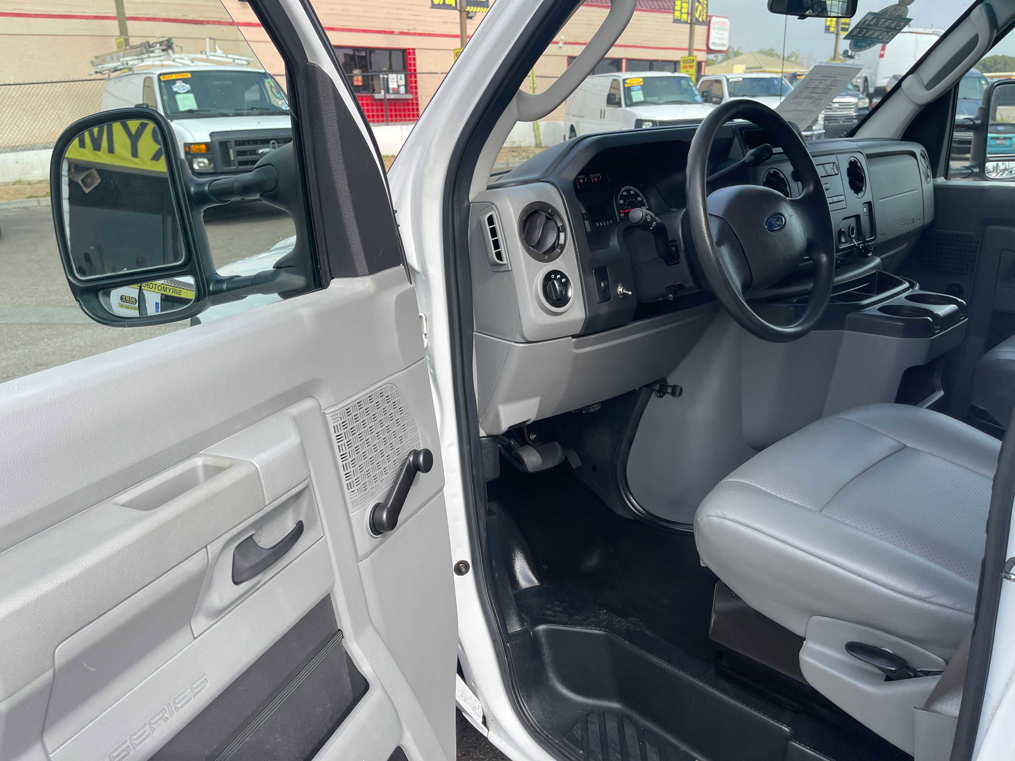 Used 2013 Ford E-150 and Econoline 150 image 16