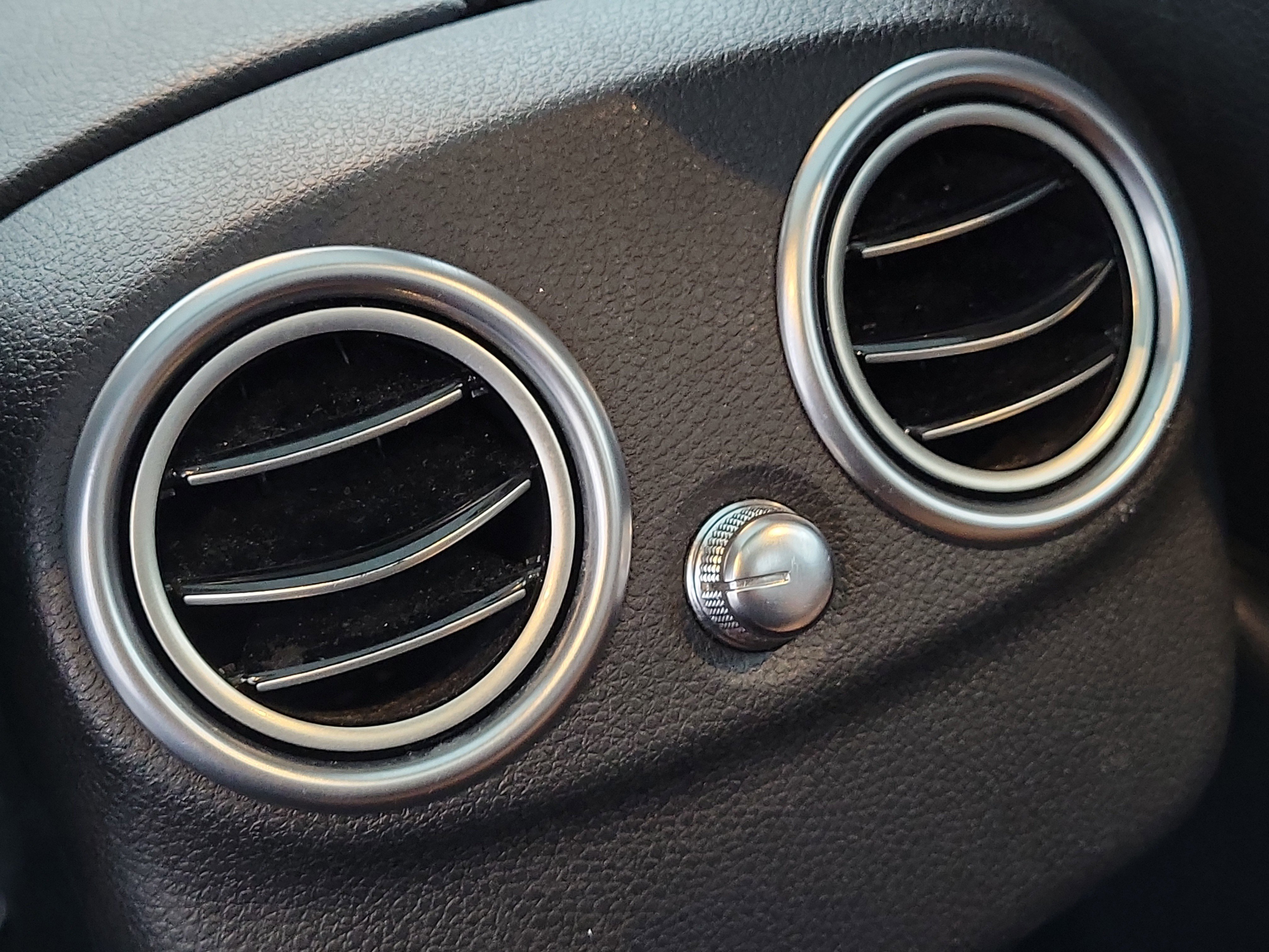 Used 2019 Mercedes-Benz C 300 4MATIC Sedan image 13