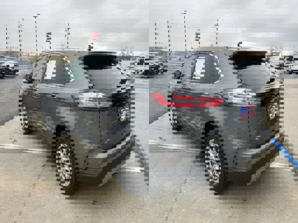Used 2024 Ford Edge SEL w/ Convenience Package image 3