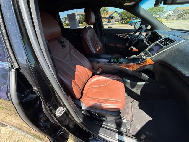 Used 2017 Lincoln MKX Reserve AWD/4WD image 11