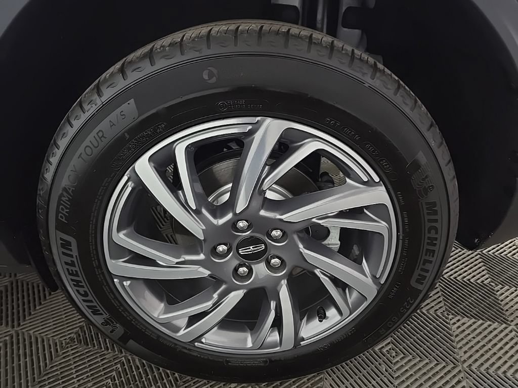Used 2023 Lincoln Corsair AWD image 17