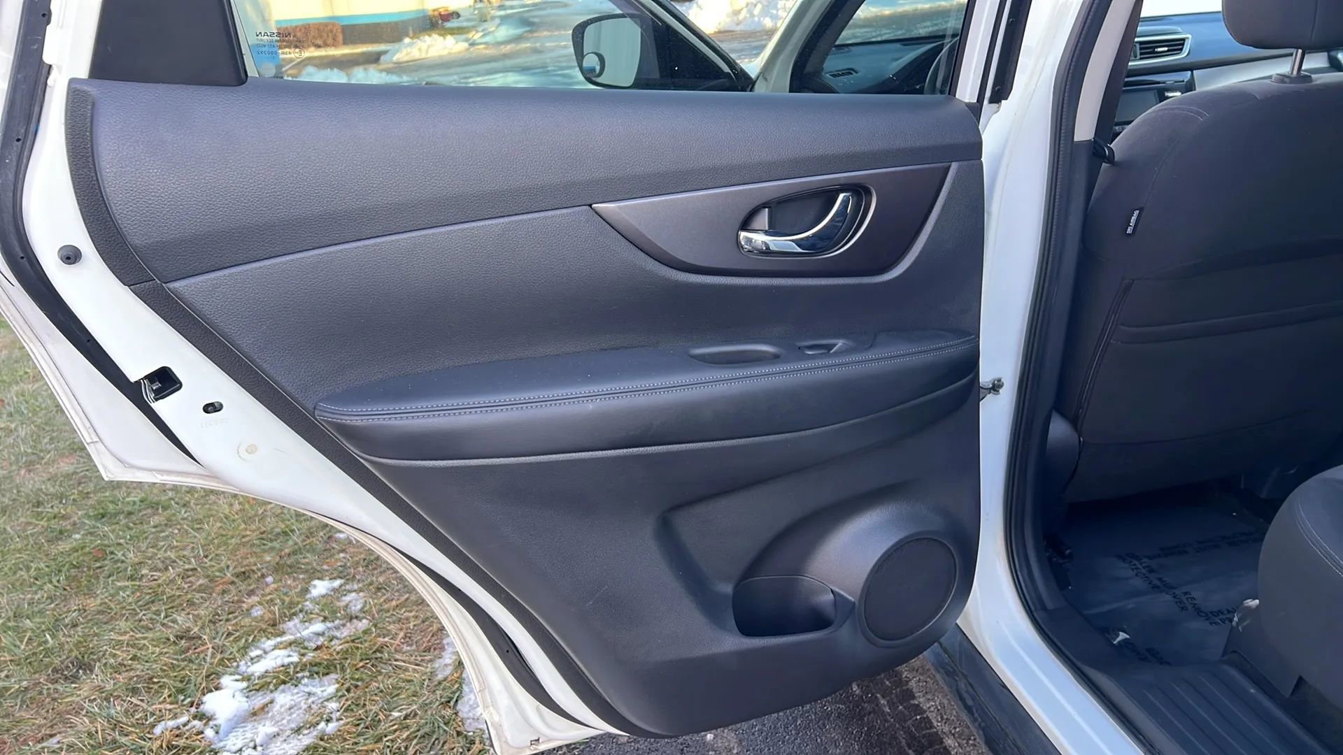 Used 2016 Nissan Rogue SV image 13
