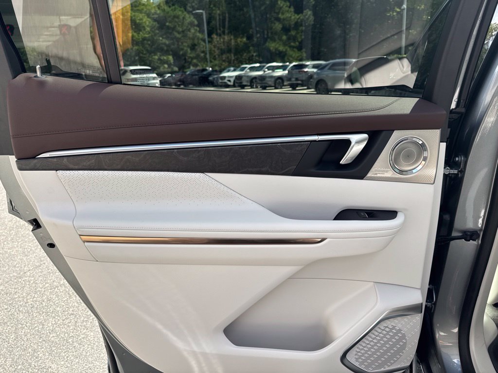 Used 2026 Buick Enclave Avenir w/ Super Cruise Package FWD image 28