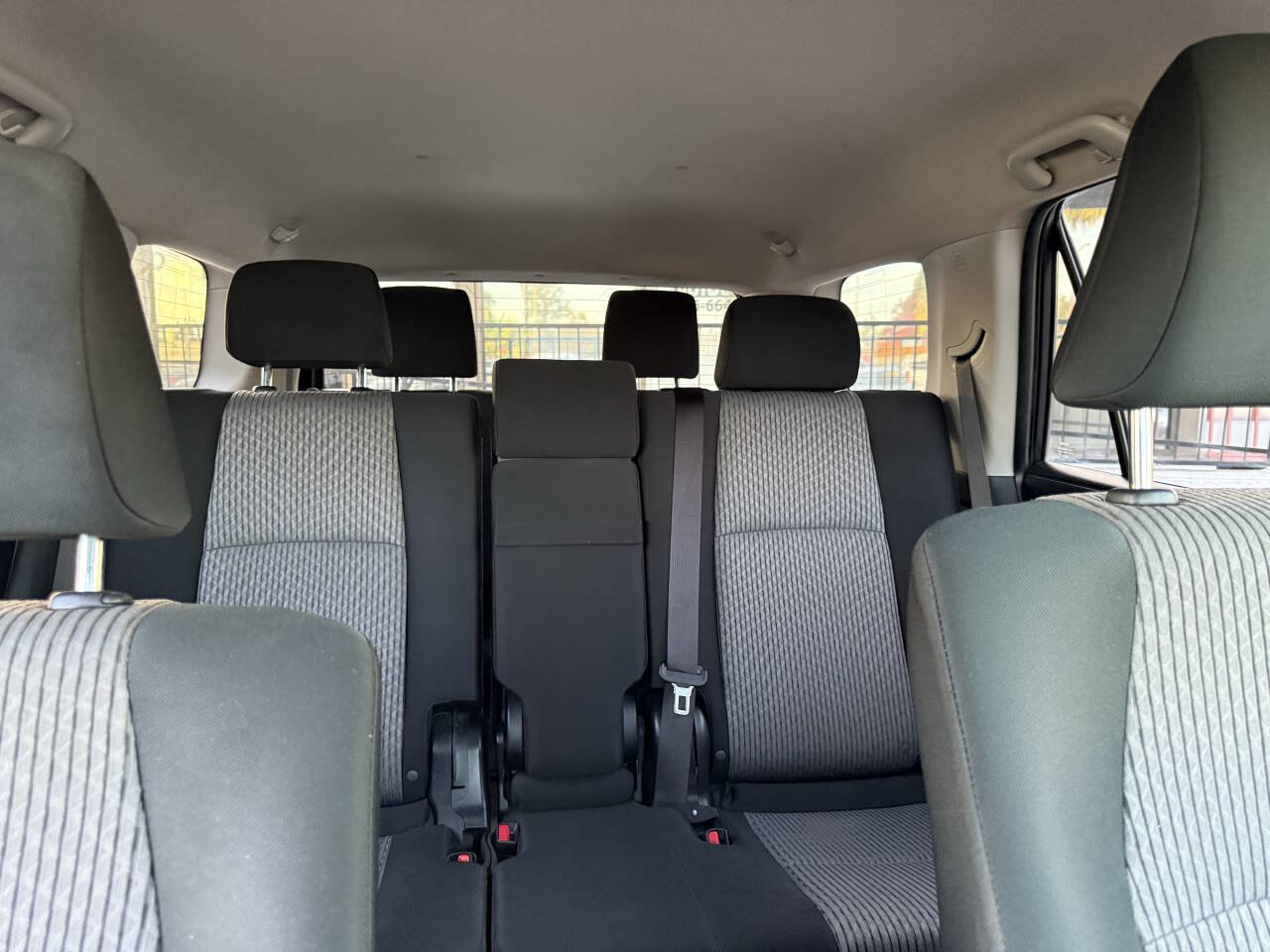 Used 2019 Toyota 4Runner SR5 AWD/4WD image 25
