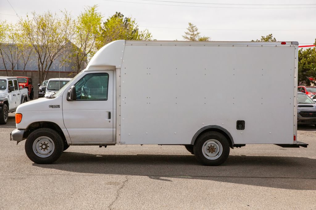 Used 2005 Ford E-350 and Econoline 350 Super Duty image 7