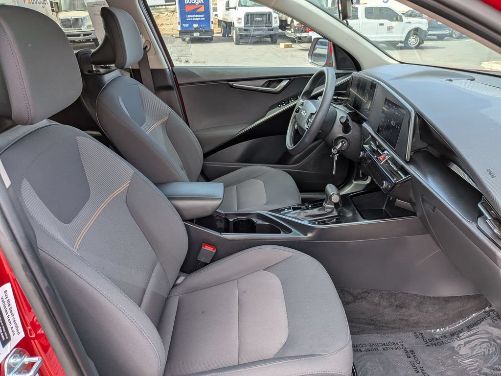Used 2025 Kia Niro LX FWD image 31