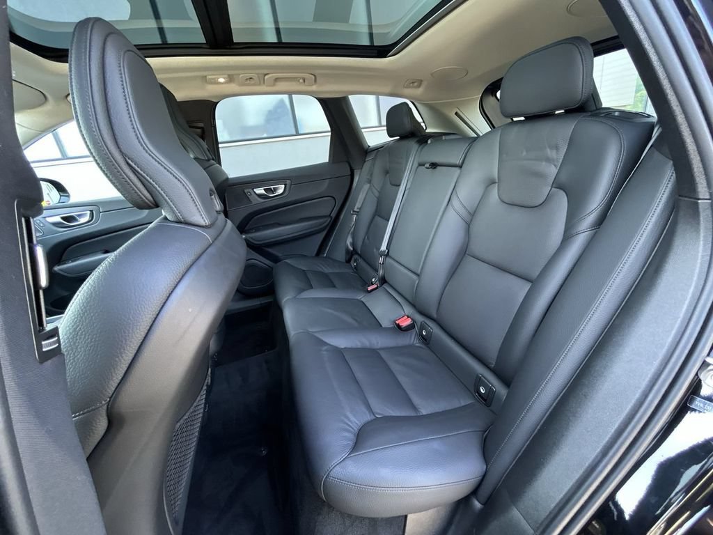 Certified 2024 Volvo XC60 B5 Plus w/ Climate Package AWD/4WD image 23