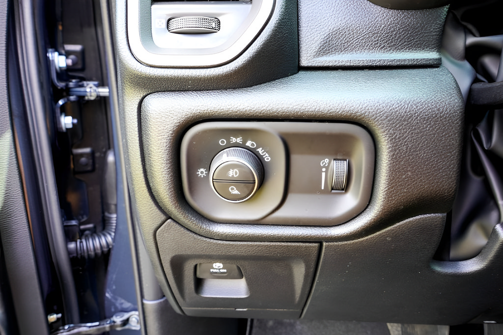 New 2026 RAM 1500 Express RWD image 17