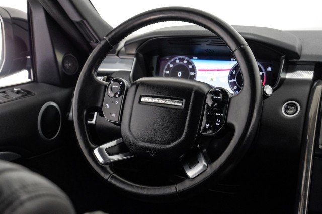 Used 2020 Land Rover Discovery Landmark AWD/4WD image 17