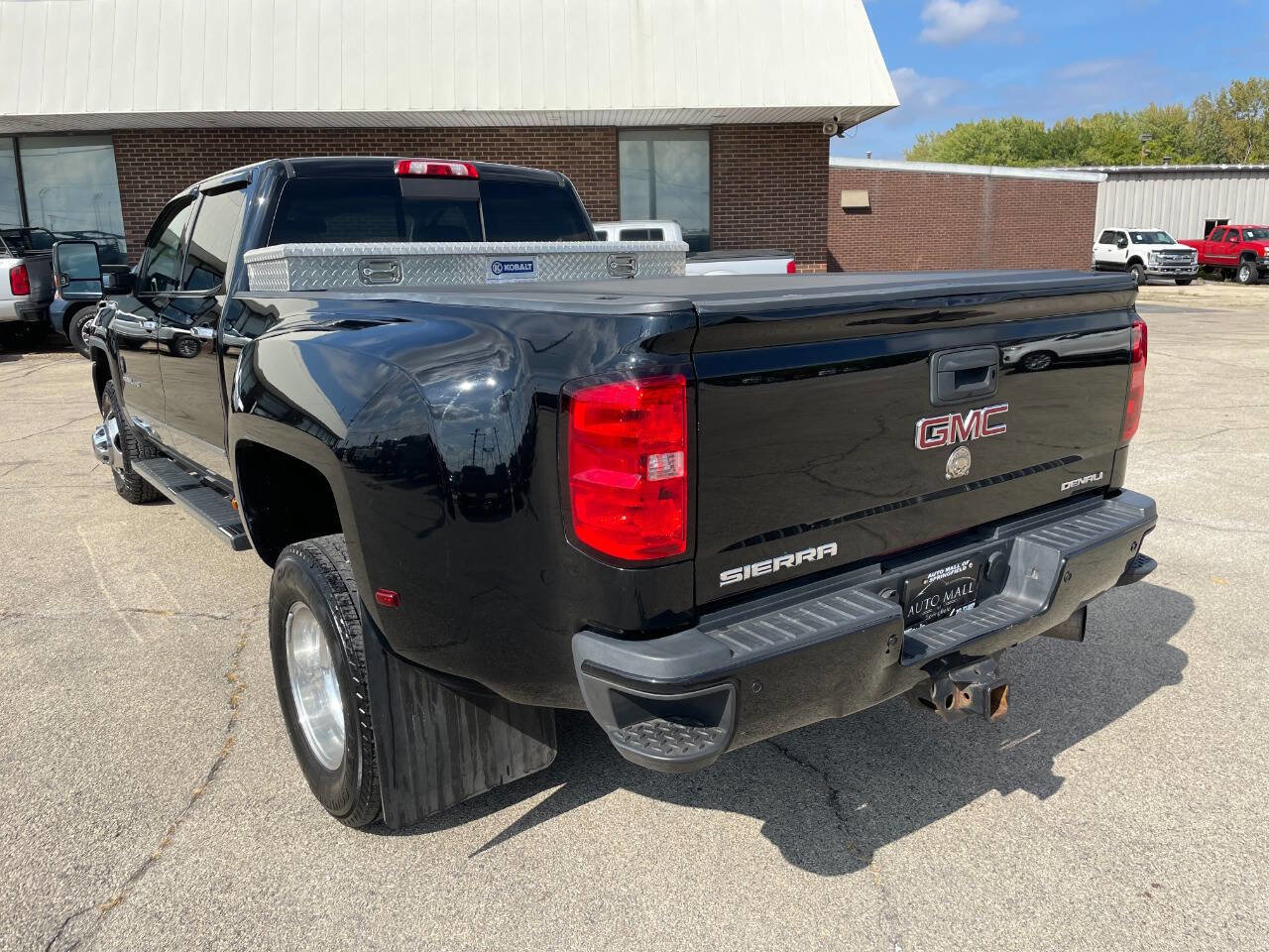 Used 2015 GMC Sierra 3500 Denali w/ Duramax Plus Package image 3