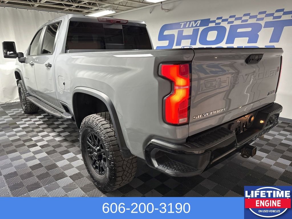 Used 2024 Chevrolet Silverado 2500 ZR2 w/ Technology Package image 2