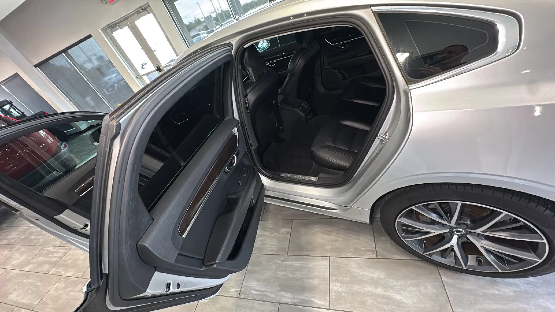 Used 2019 Volvo S90 T5 Momentum FWD image 45