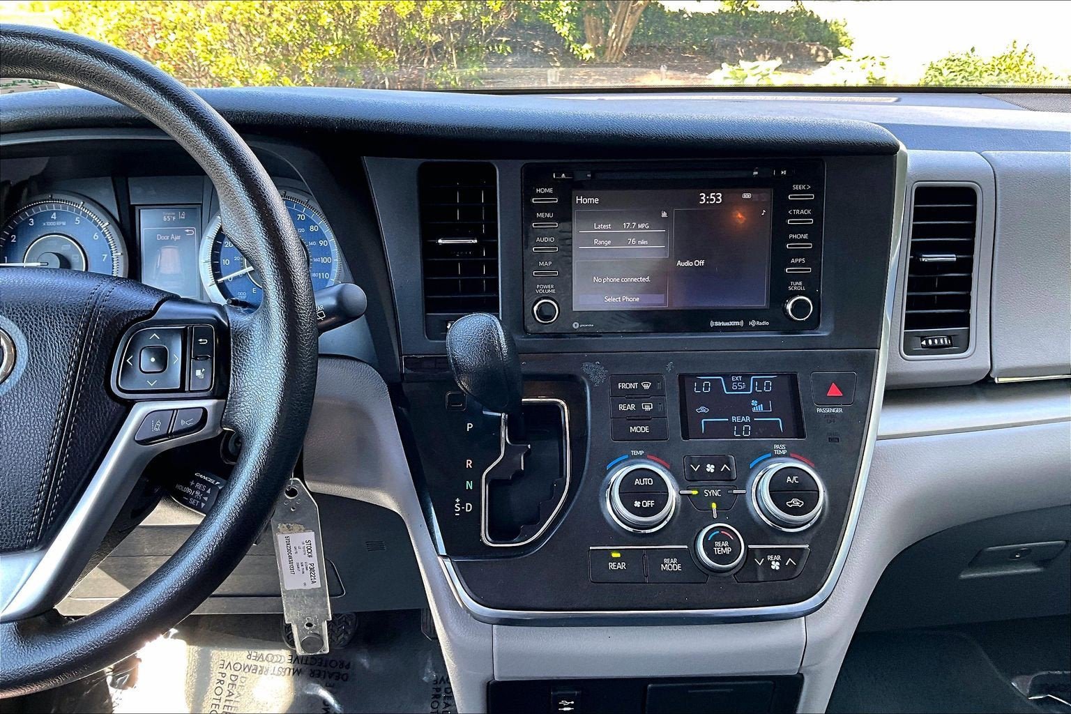 Used 2019 Toyota Sienna LE FWD image 6