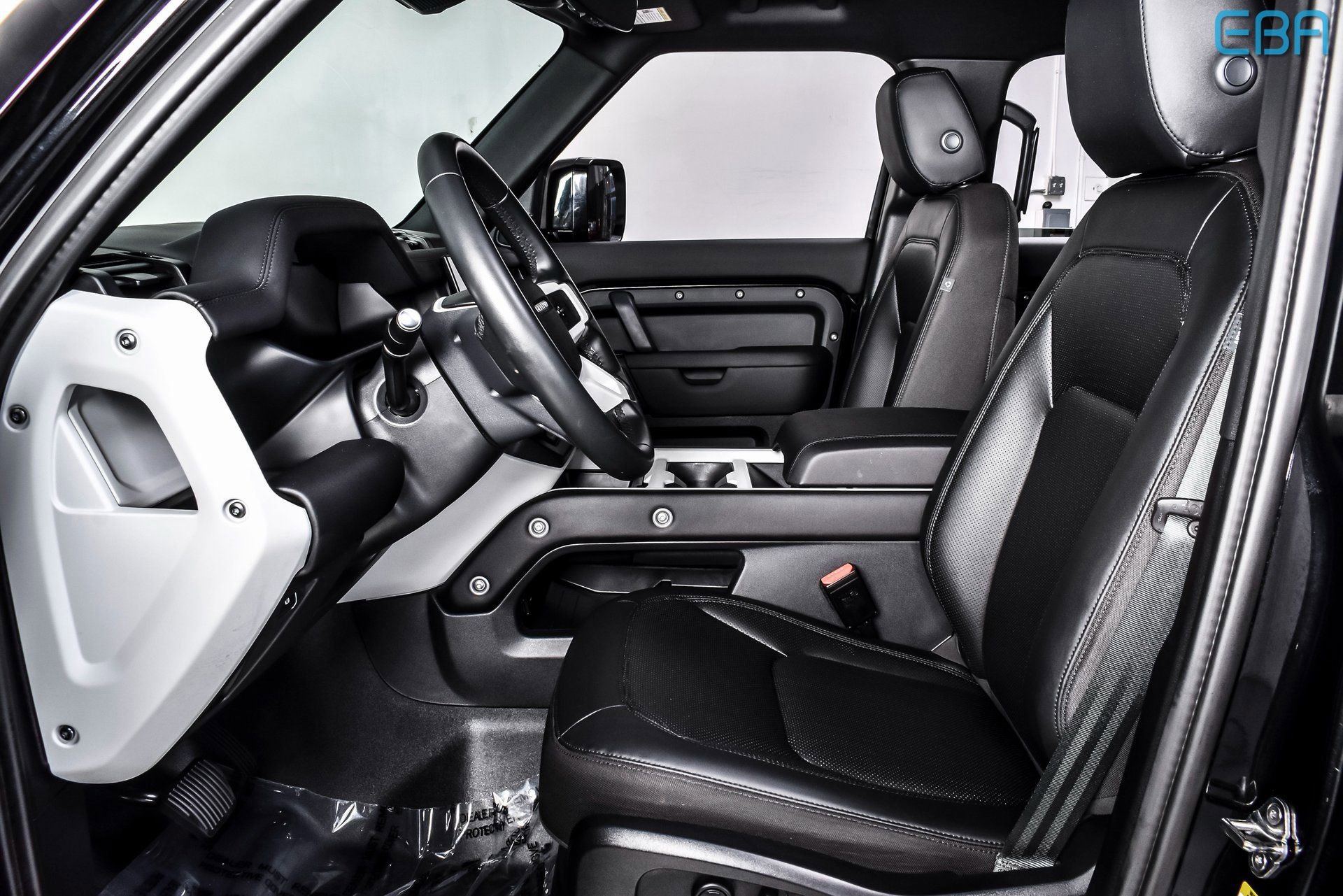 Used 2025 Land Rover Defender 110 S image 16