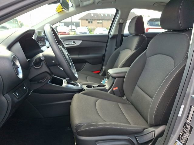 Used 2023 Kia Forte LXS FWD image 13