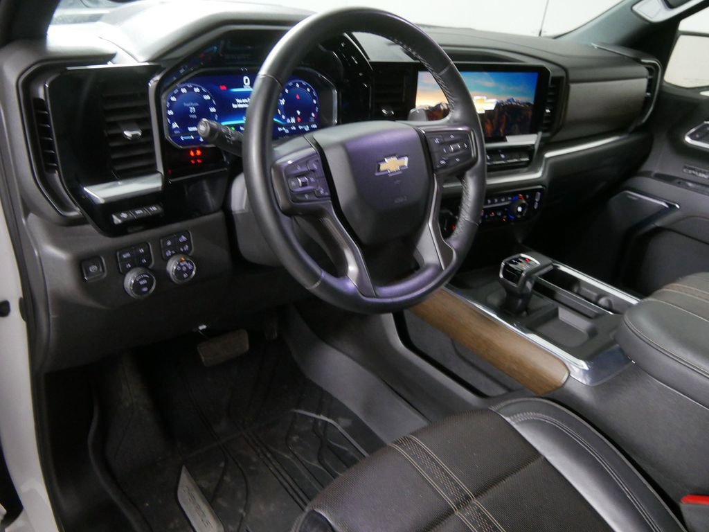 Used 2023 Chevrolet Silverado 1500 High Country w/ Technology Package image 11