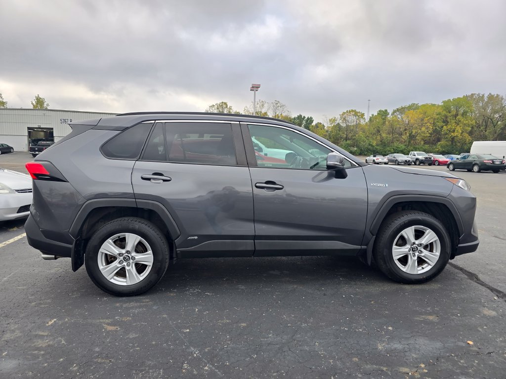 Used 2021 Toyota RAV4 XLE w/ Convenience Package AWD/4WD image 9