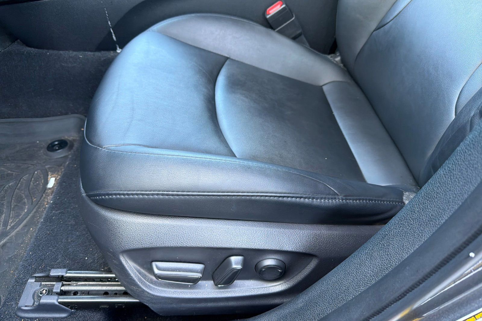 Used 2019 Toyota Prius Prime Premium FWD image 13