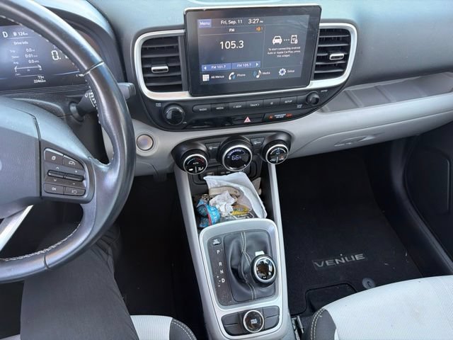 Used 2024 Hyundai Venue SEL FWD image 19