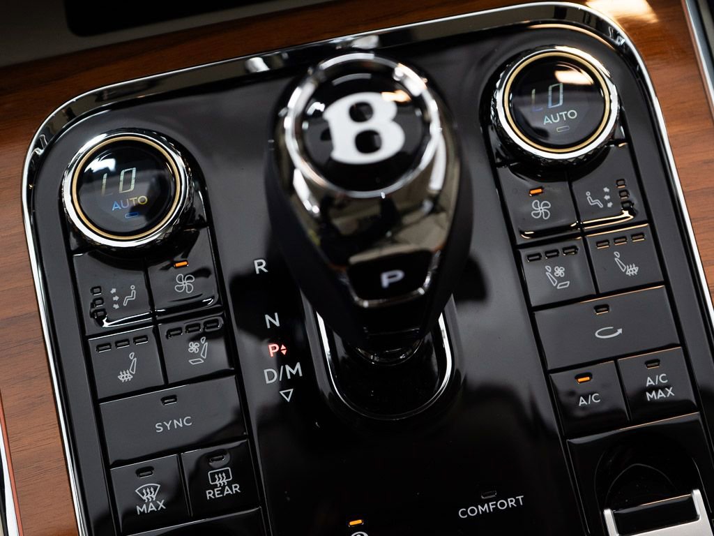 Certified 2024 Bentley Flying Spur Azure AWD/4WD image 37