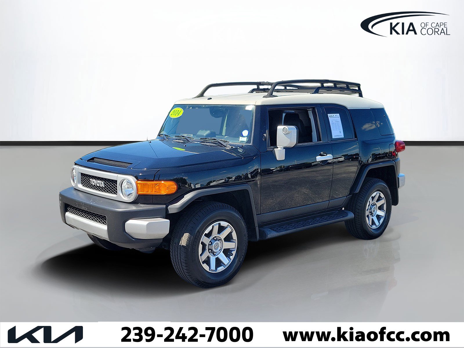 Used 2014 Toyota FJ Cruiser 4WD w/ Convenience Package image 3