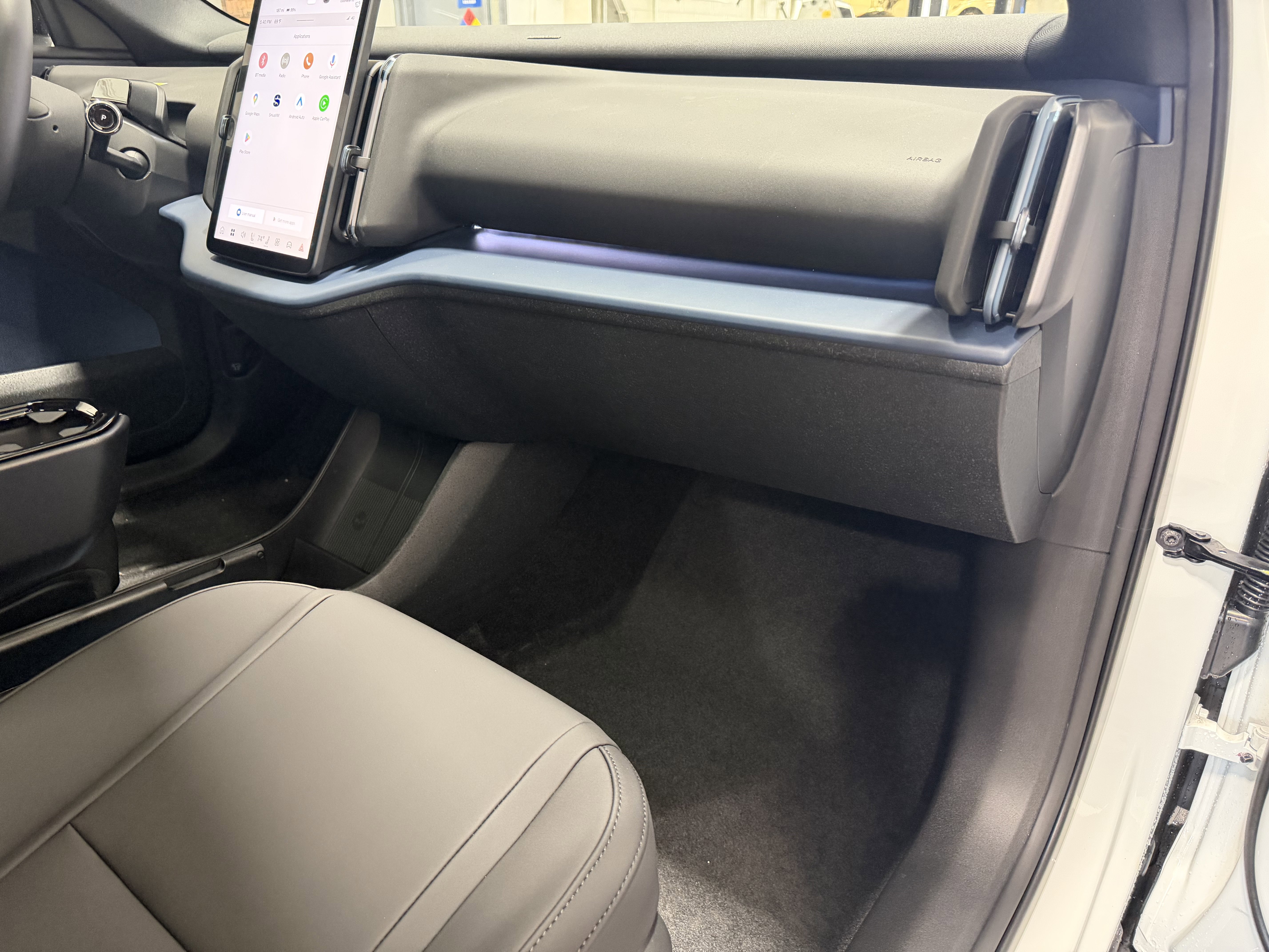 New 2026 Volvo EX30 Cross Country Ultra w/ Protection Package Premier image 23