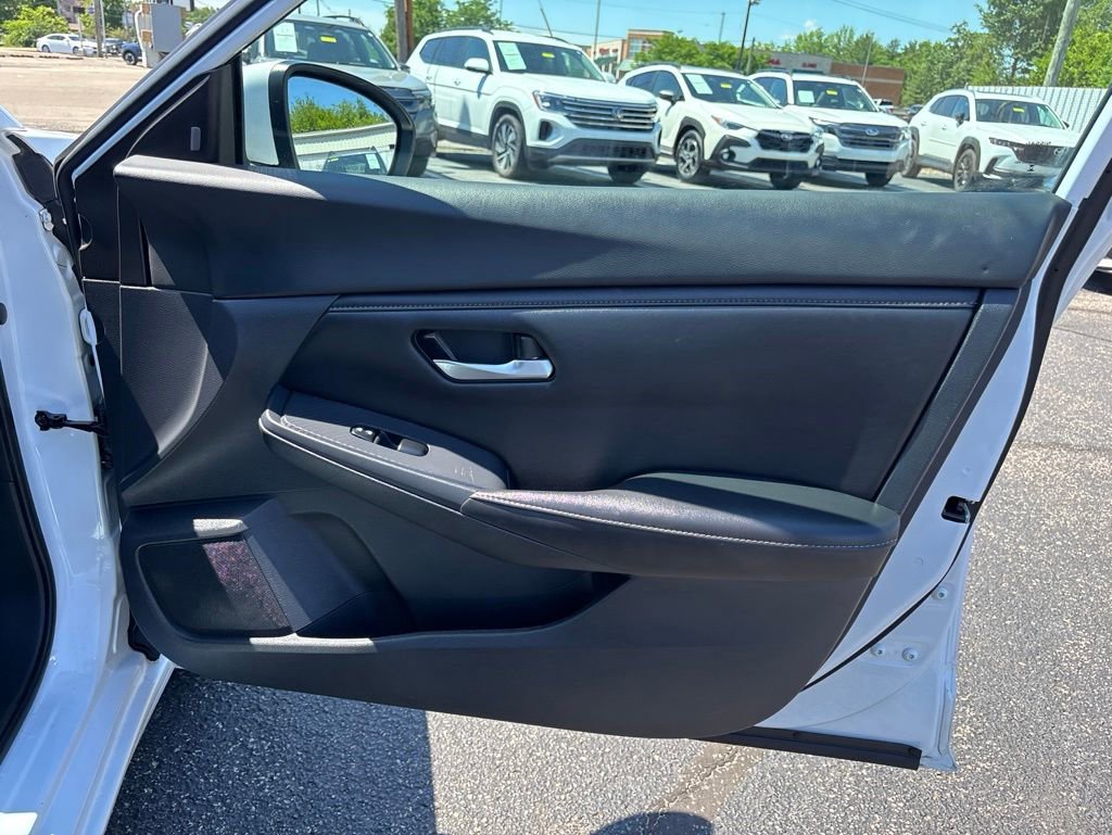 Used 2022 Nissan Sentra SV FWD image 25