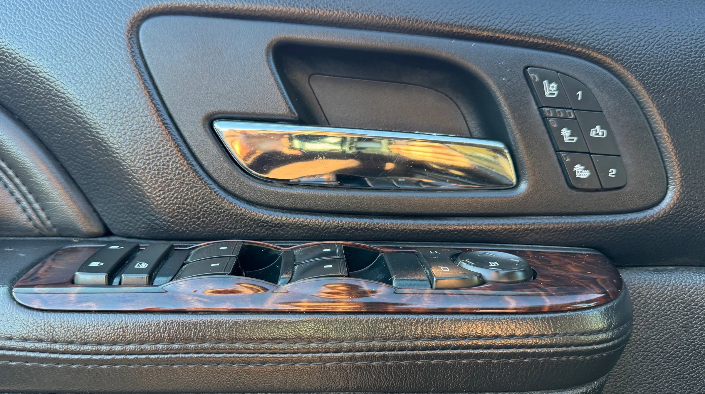 Used 2011 GMC Sierra 3500 Denali image 14