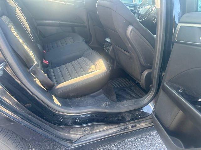 Used 2016 Ford Fusion SE FWD image 12