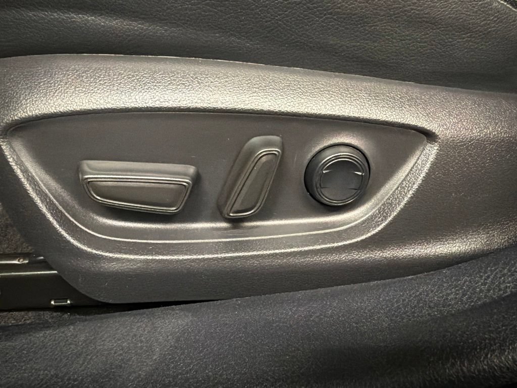 Used 2020 Toyota Camry XSE FWD image 27