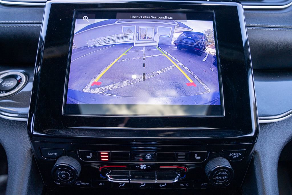 Used 2021 Jeep Grand Cherokee L Laredo image 21