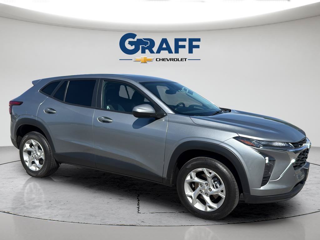 Used 2024 Chevrolet Trax LS w/ LS Convenience Package FWD image 10