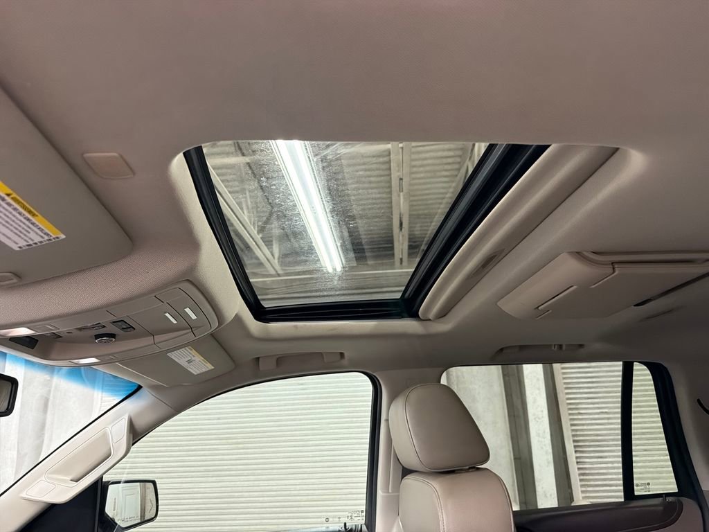 Used 2018 GMC Yukon SLT w/ Open Road Package RWD image 8