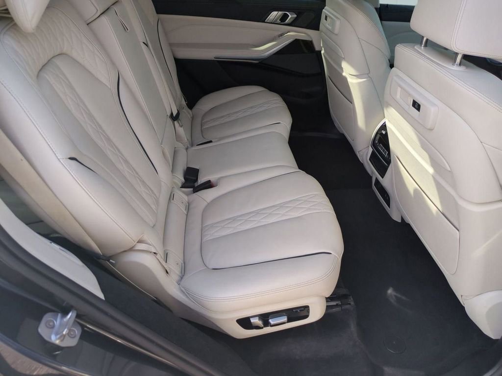 Used 2020 BMW X7 xDrive40i w/ Premium Package image 31