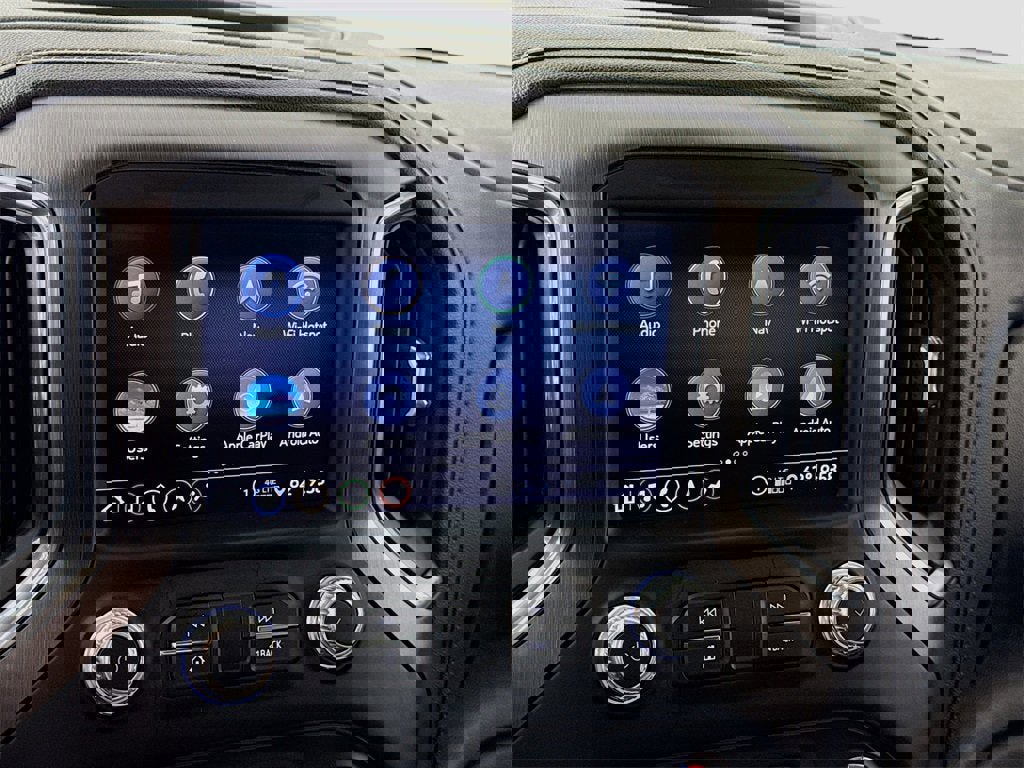 Used 2020 GMC Sierra 3500 AT4 w/ AT4 Premium Package image 9