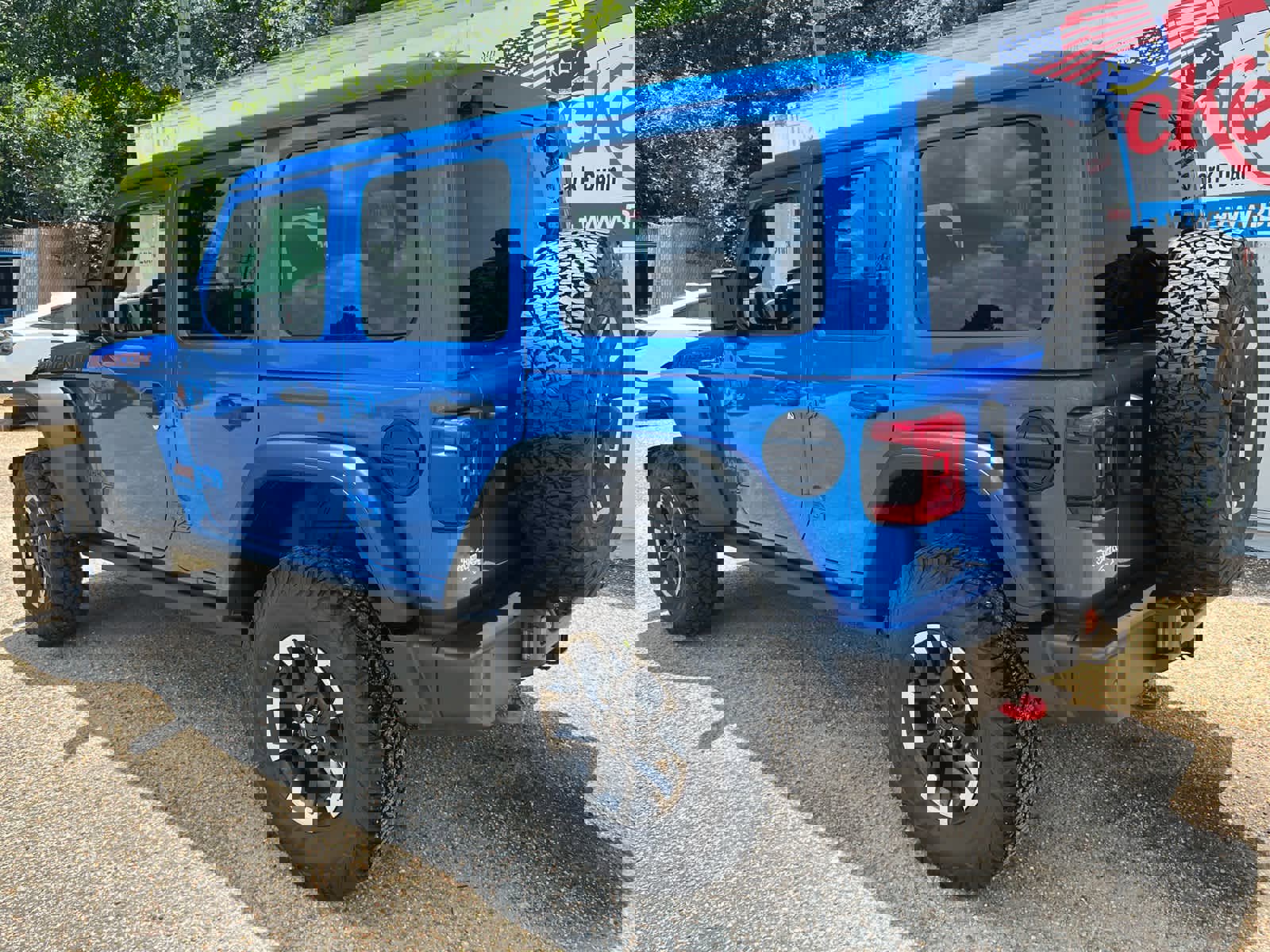 New 2025 Jeep Wrangler Unlimited Rubicon w/ Technology Group image 8