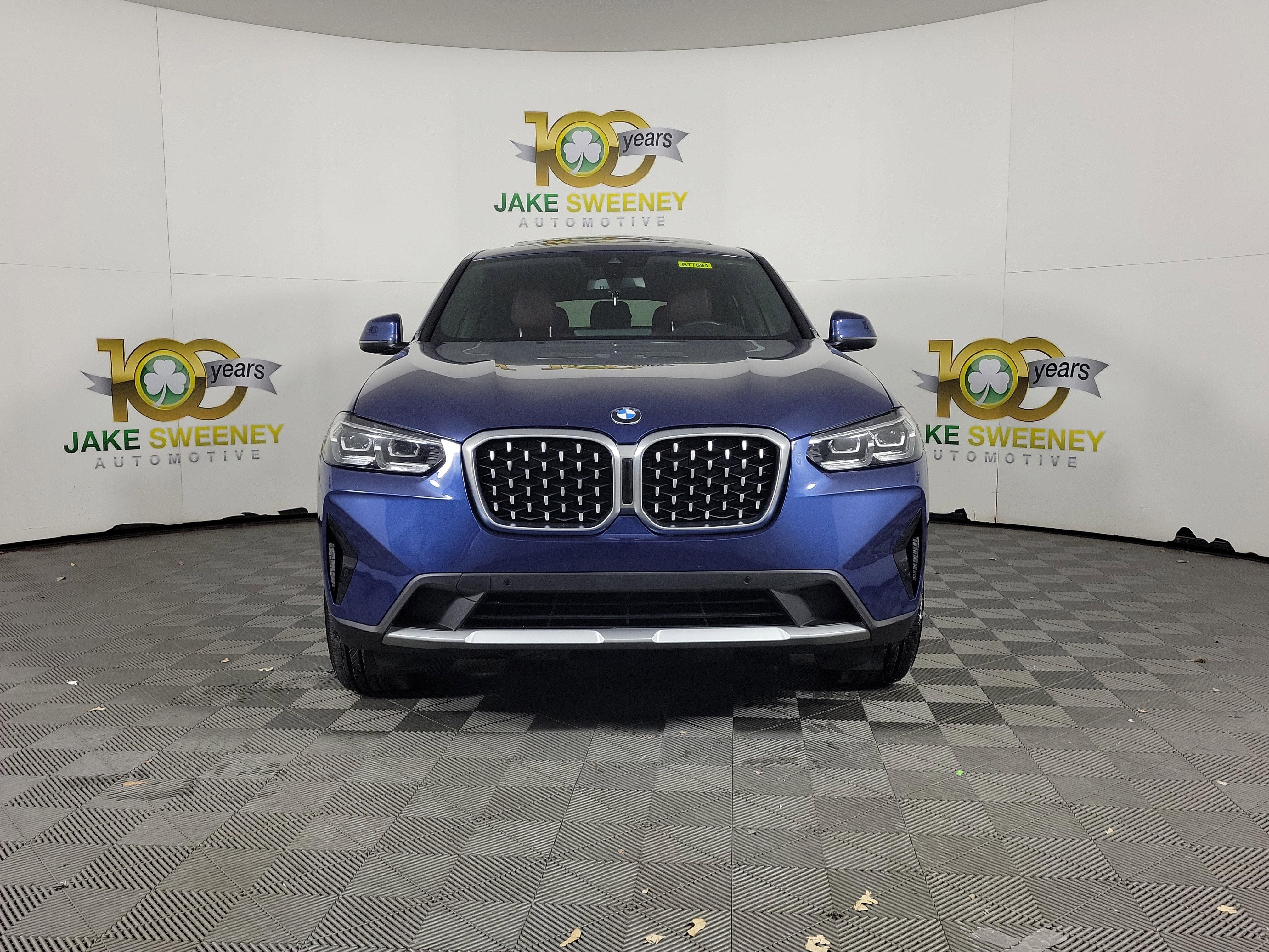 Certified 2023 BMW X4 xDrive30i w/ Premium Package image 2