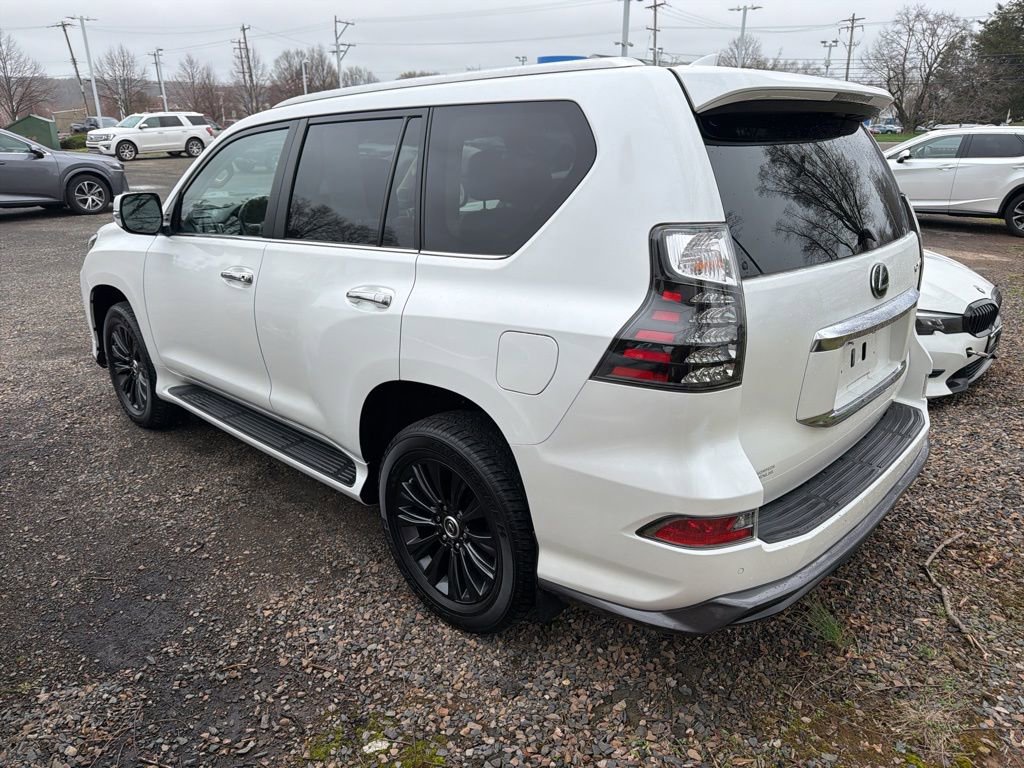 Used 2023 Lexus GX 460 Premium w/ Accessory Package image 4
