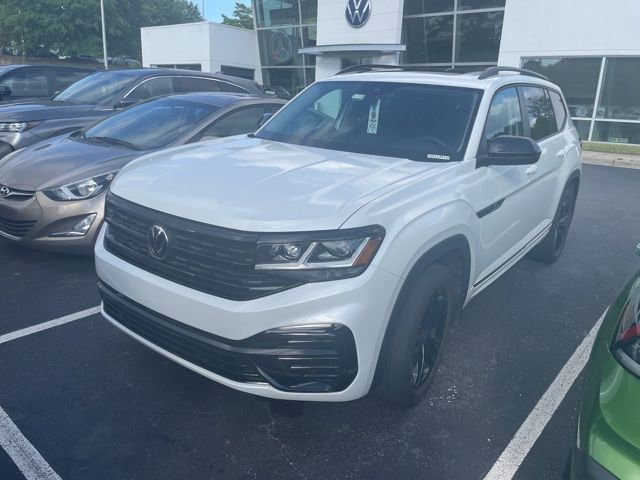 Used 2023 Volkswagen Atlas SEL R-Line AWD/4WD image 2
