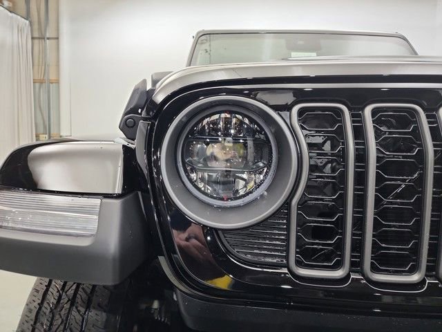 New 2025 Jeep Gladiator Sport image 33