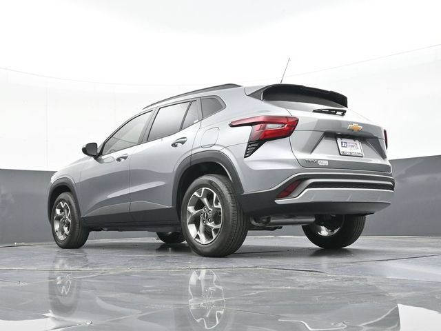 New 2026 Chevrolet Trax LT w/ Driver Confidence Package FWD image 36