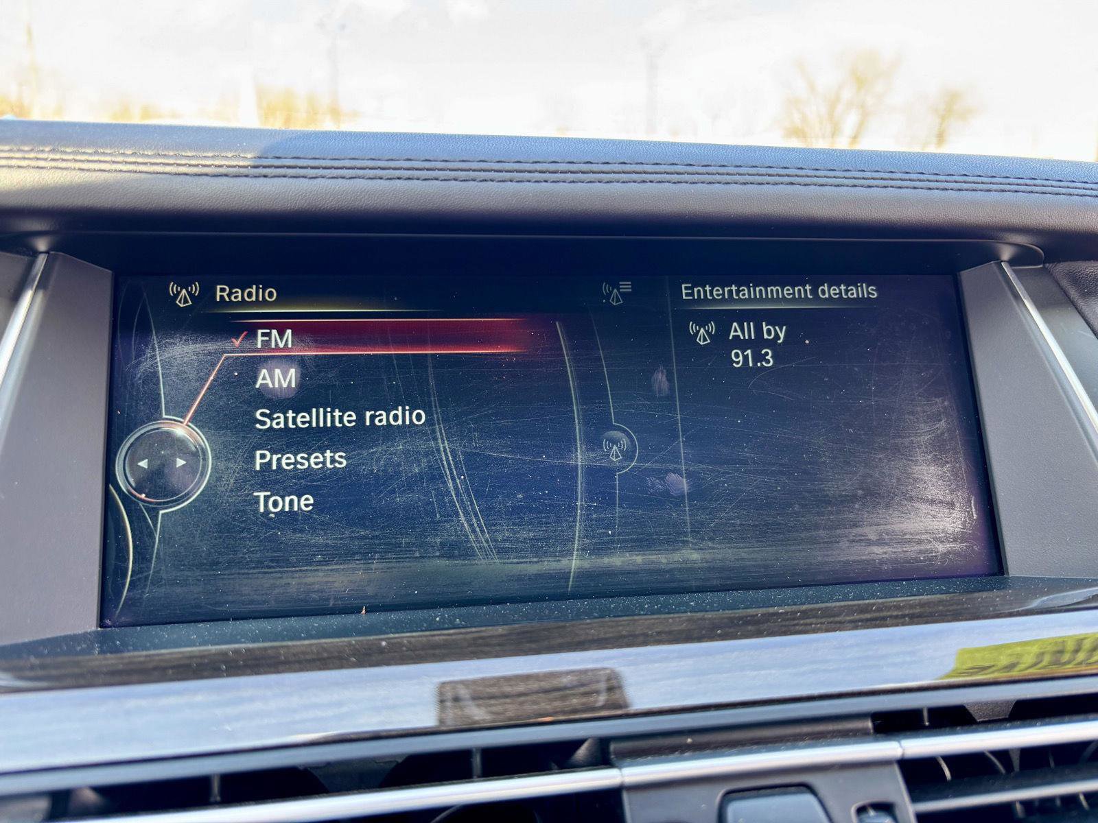 Used 2014 BMW 750i xDrive image 25