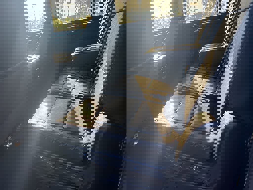 Used 2025 Chevrolet Suburban Z71 image 9