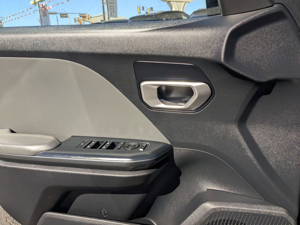 Used 2025 Kia K4 LXS image 16