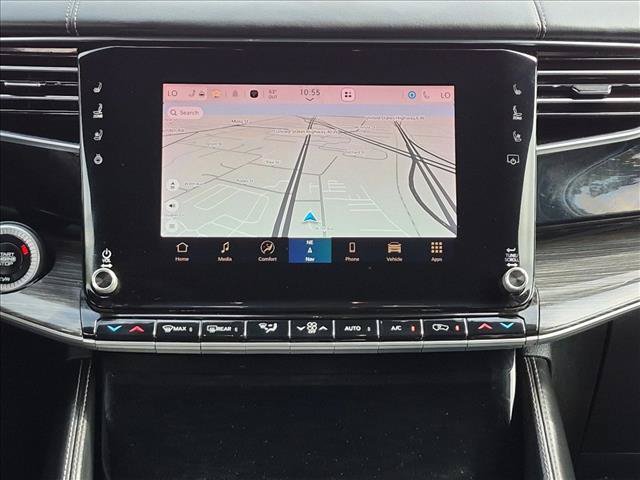 Used 2022 Jeep Wagoneer Series III w/ Premium Group I AWD/4WD image 13