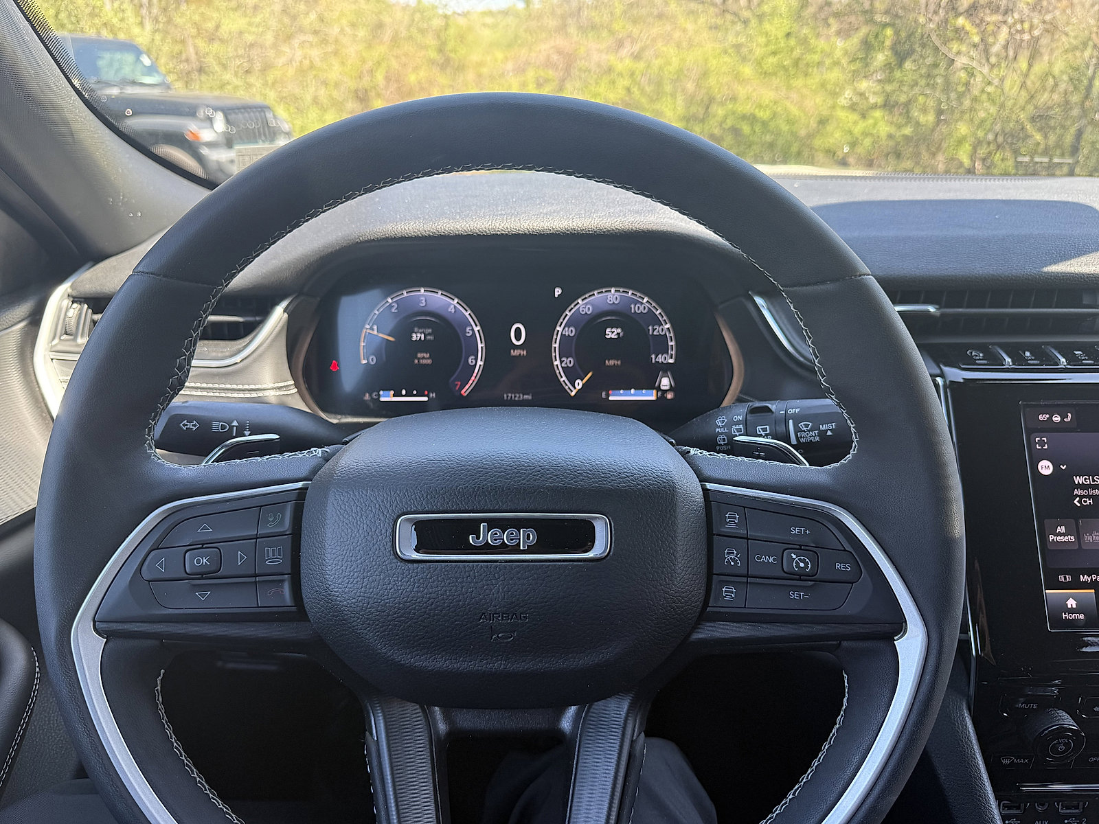 Certified 2023 Jeep Grand Cherokee Altitude image 19